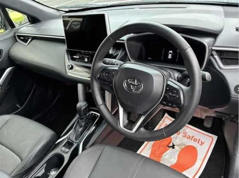 2025 Toyota Corolla Cross Z leather — 4